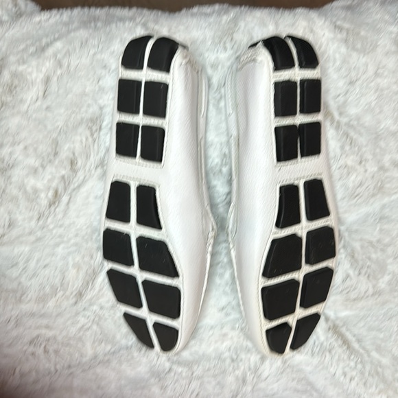 Saks Fifth Avenue Women’s white Leather Driving Mocassin Loafers Brazil Size 9B - Picture 2 of 5